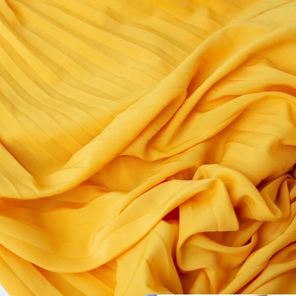 Obando x RTR Honeycomb Gown Yellow Crepe Maxi - Picture 7 of 8